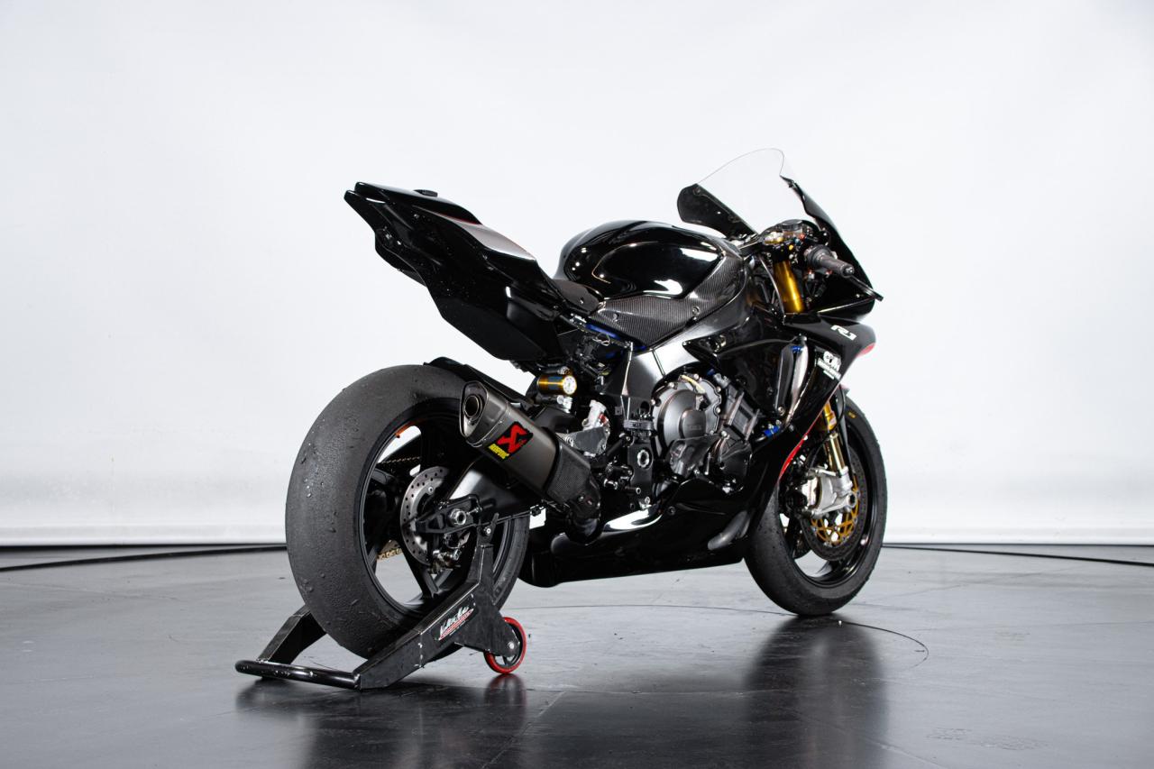 2024 Yamaha R1