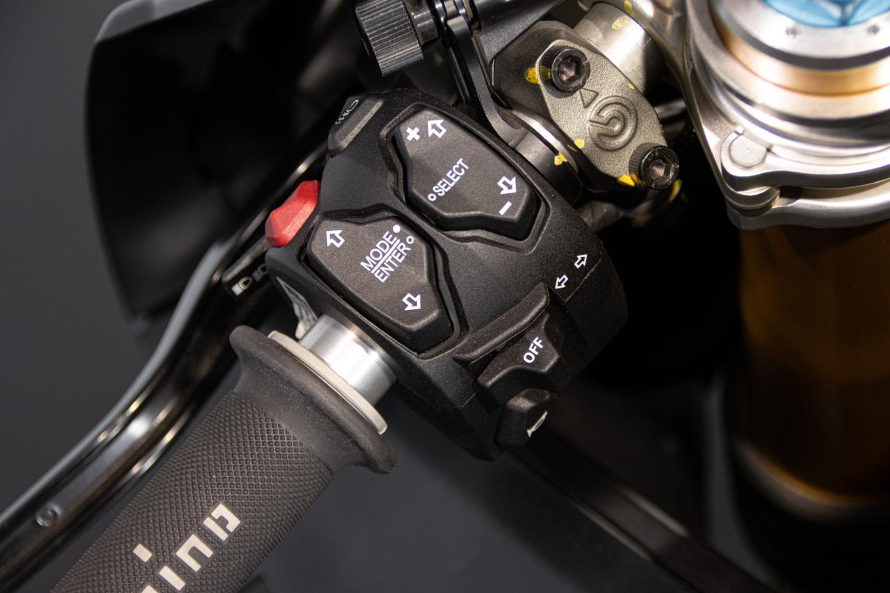 2022 Ducati PANIGALE V4 SP2 (EDIZIONE LIMITATA N&deg;222)