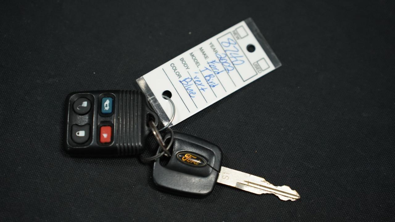 2002 Ford Thunderbird