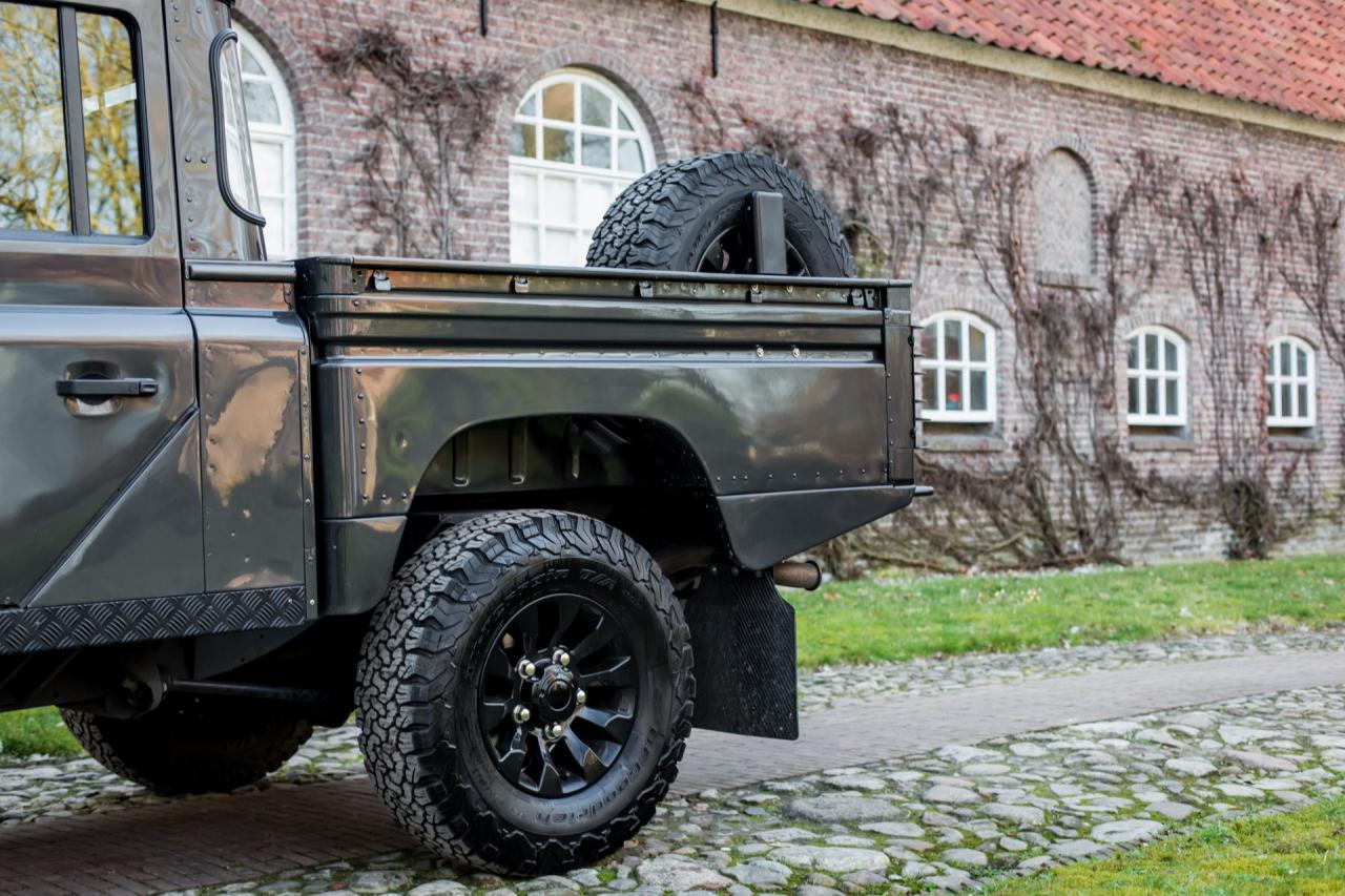 2000 Land Rover Defender 130