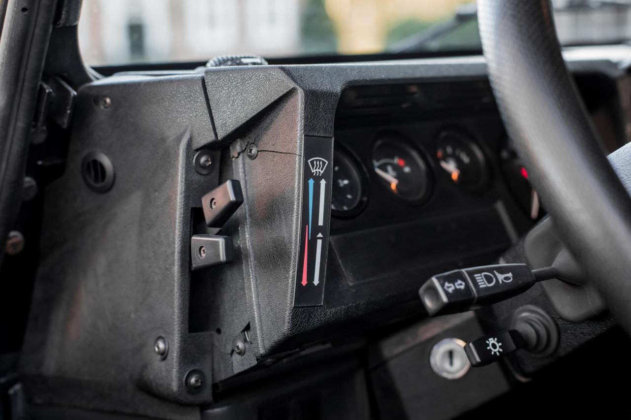 2000 Land Rover Defender 130