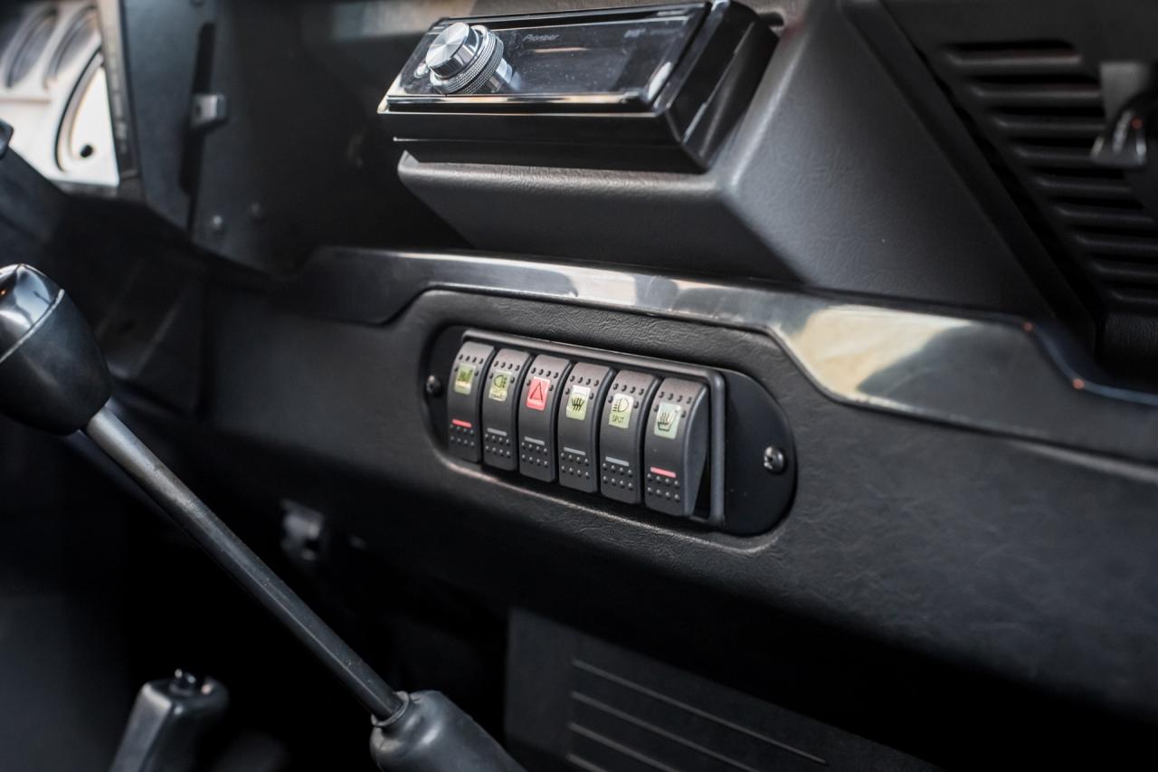 2000 Land Rover Defender 130