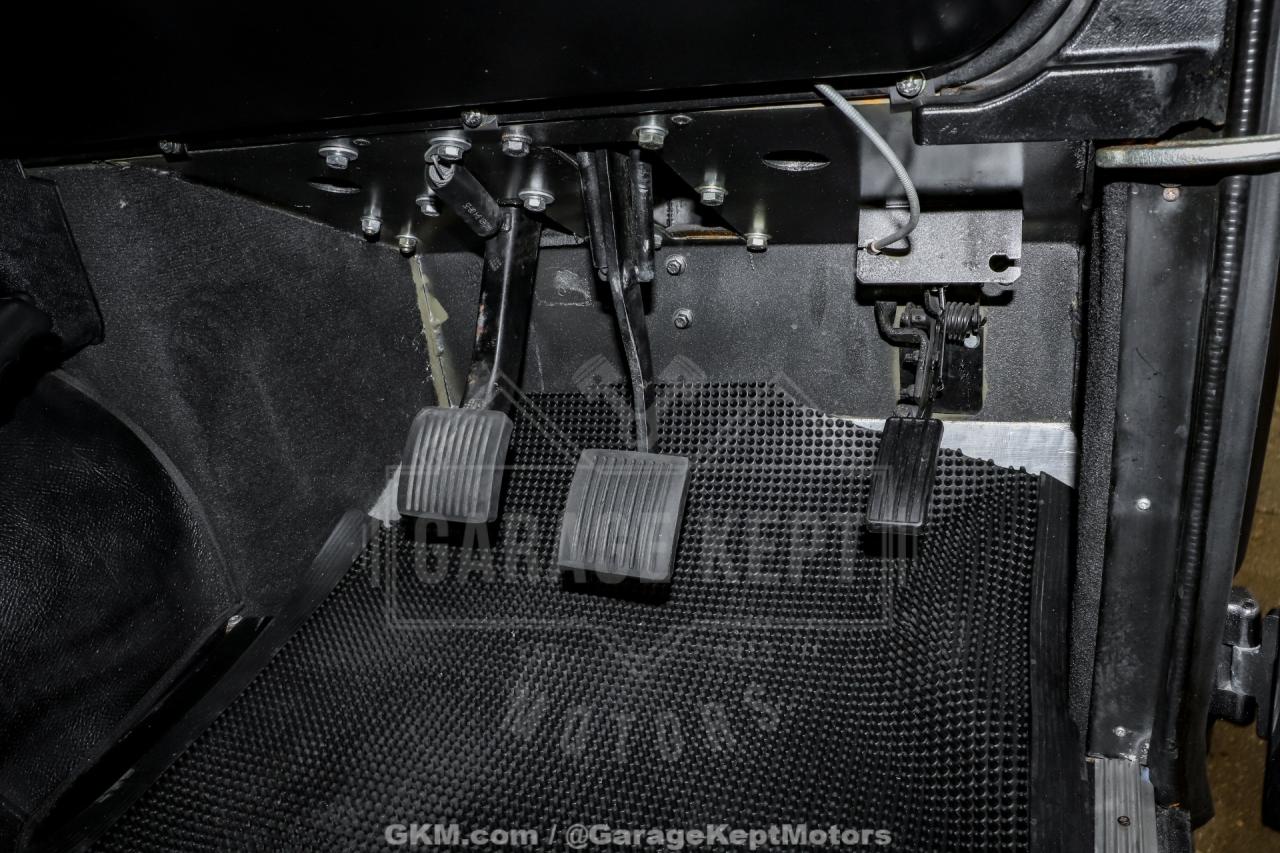 1989 Land Rover Defender 110 Perentie 6x6