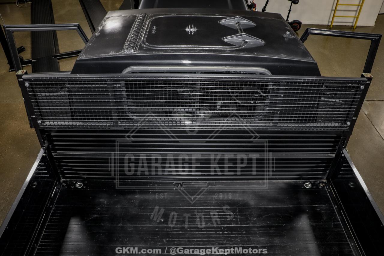 1989 Land Rover Defender 110 Perentie 6x6