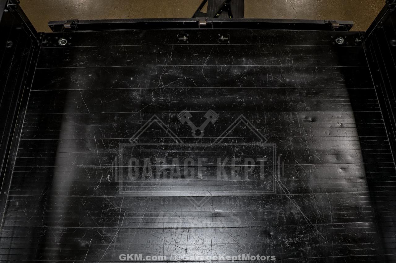 1989 Land Rover Defender 110 Perentie 6x6