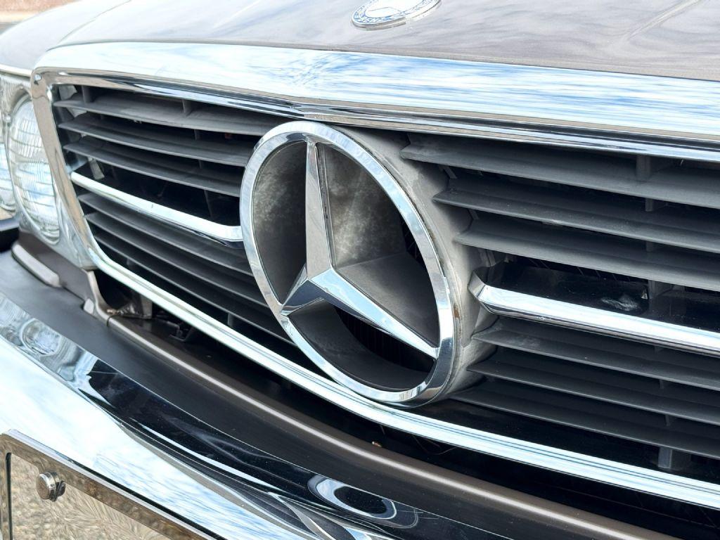 1989 Mercedes - Benz 560SL