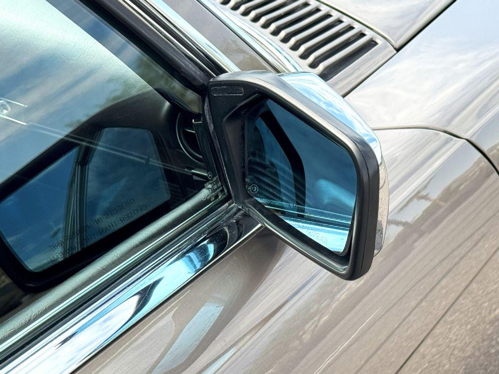 1989 Mercedes - Benz 560SL