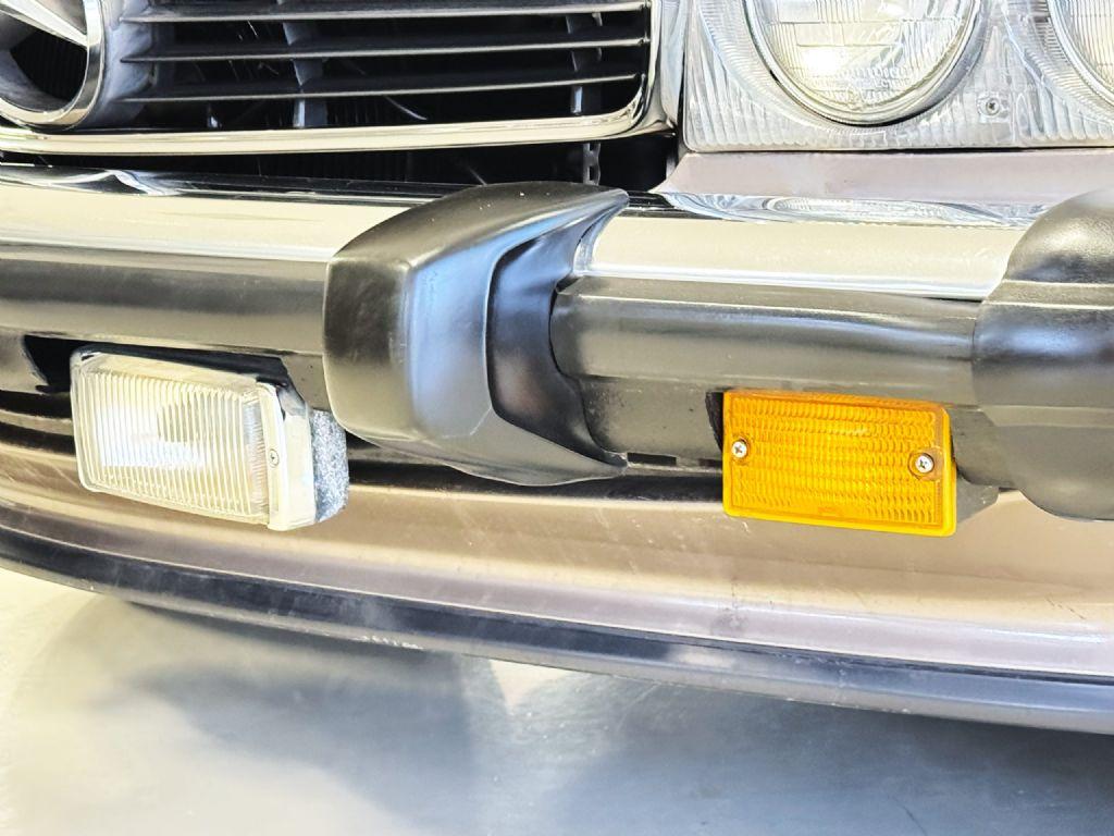 1989 Mercedes - Benz 560SL