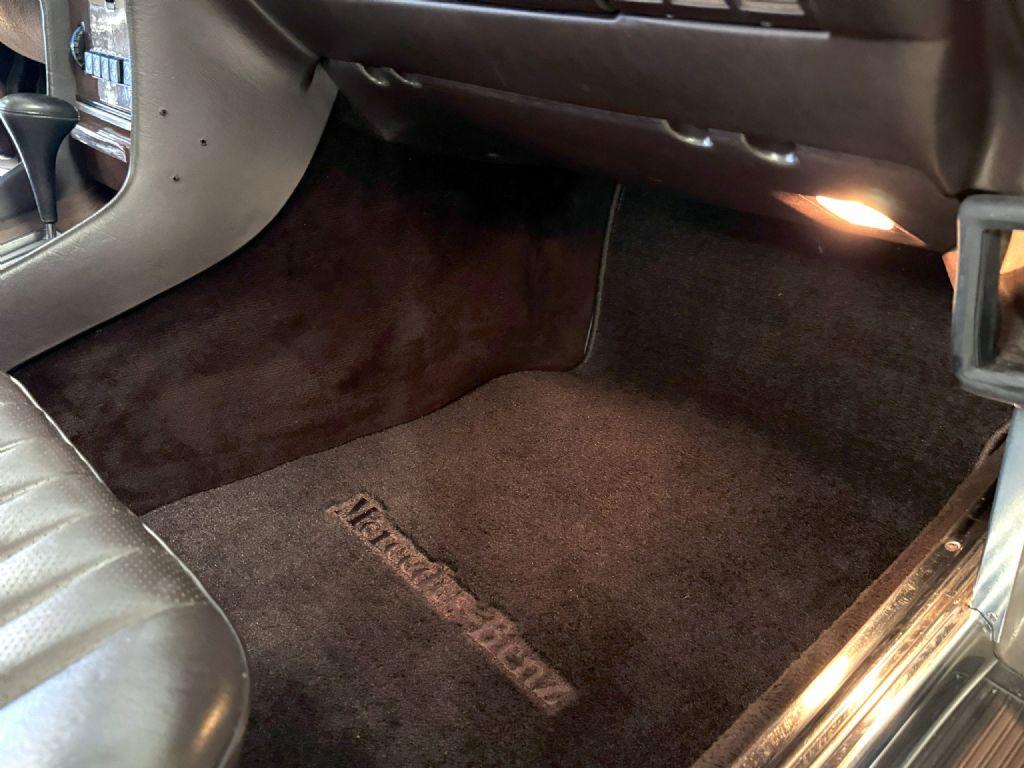 1989 Mercedes - Benz 560SL