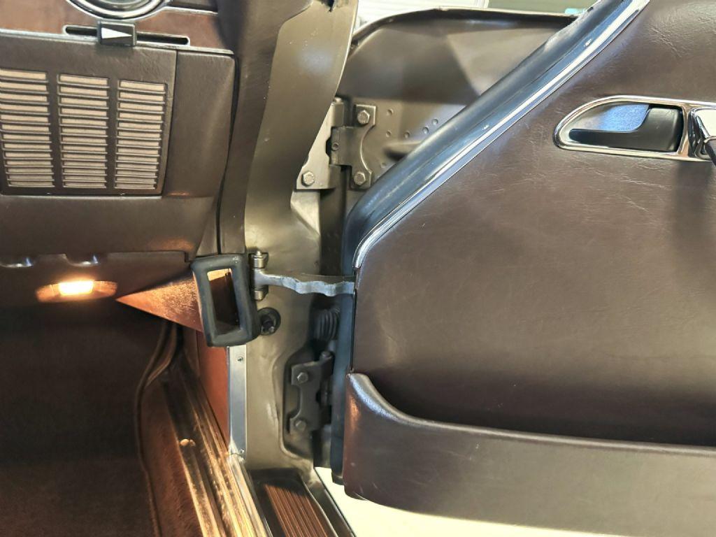 1989 Mercedes - Benz 560SL