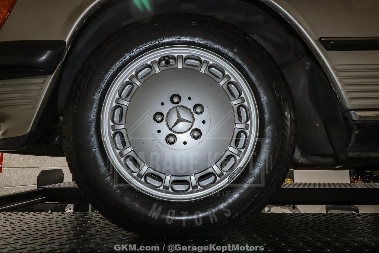 1986 Mercedes - Benz 560SL