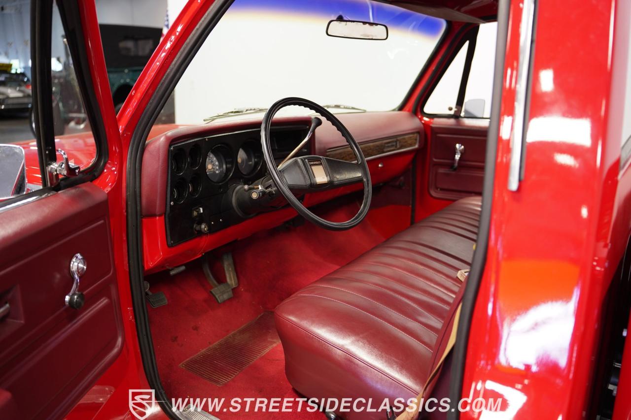 1976 Chevrolet C10 Custom Deluxe Stepside