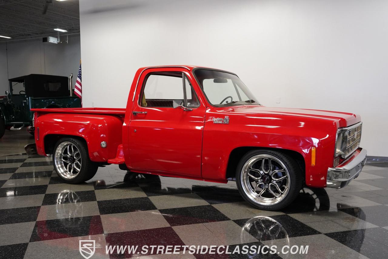 1976 Chevrolet C10 Custom Deluxe Stepside