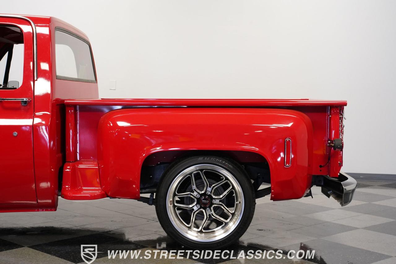 1976 Chevrolet C10 Custom Deluxe Stepside