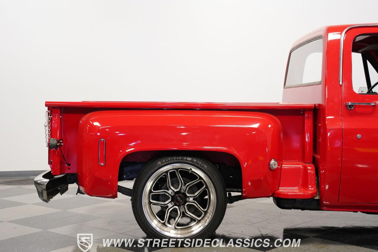 1976 Chevrolet C10 Custom Deluxe Stepside