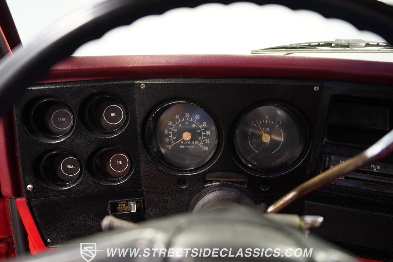 1976 Chevrolet C10 Custom Deluxe Stepside