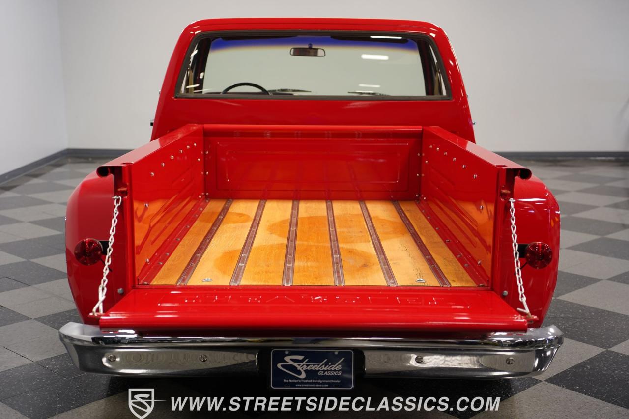 1976 Chevrolet C10 Custom Deluxe Stepside