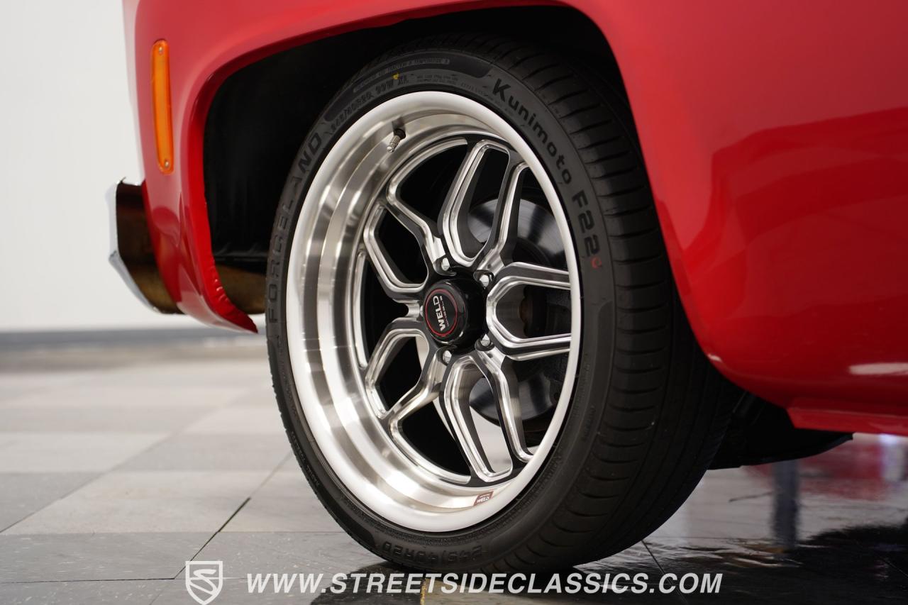 1976 Chevrolet C10 Custom Deluxe Stepside