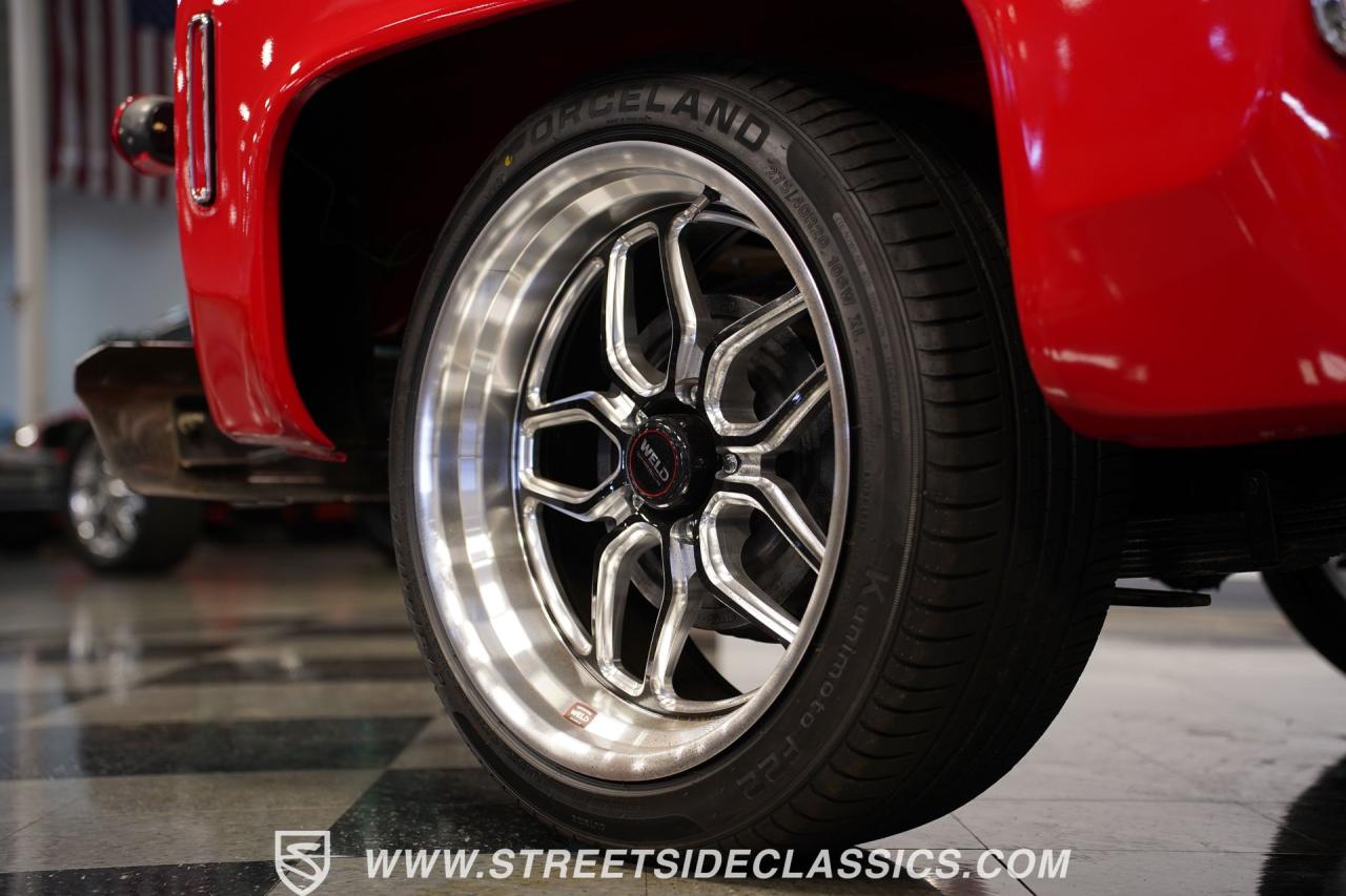 1976 Chevrolet C10 Custom Deluxe Stepside