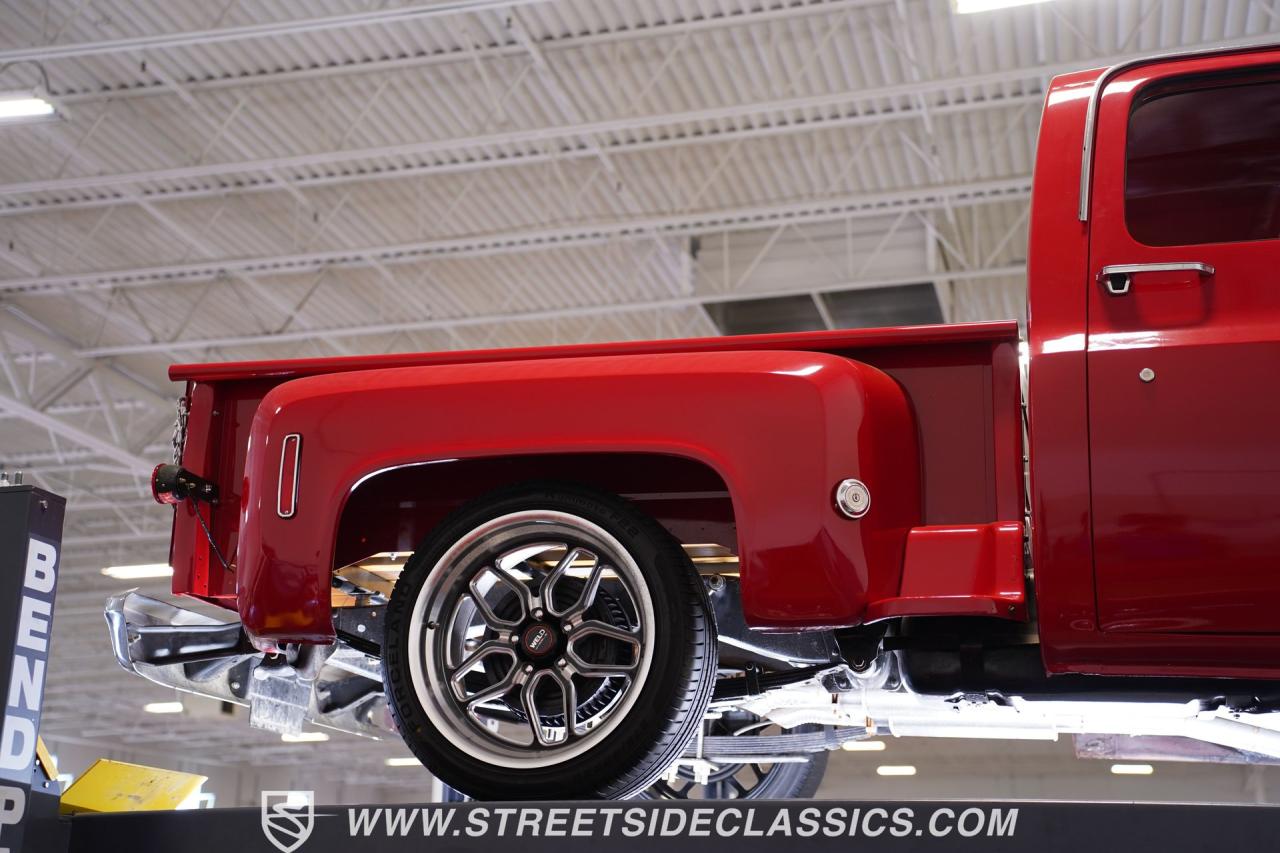 1976 Chevrolet C10 Custom Deluxe Stepside