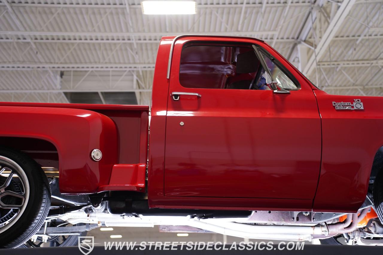 1976 Chevrolet C10 Custom Deluxe Stepside