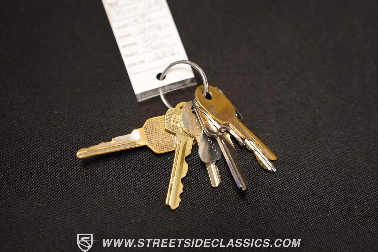 1976 Chevrolet C10 Custom Deluxe Stepside