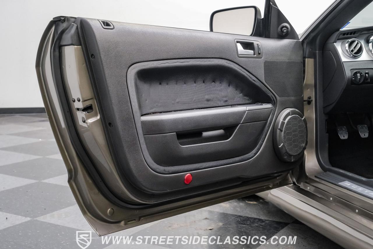 2005 Ford Mustang GT Eleanor Tribute