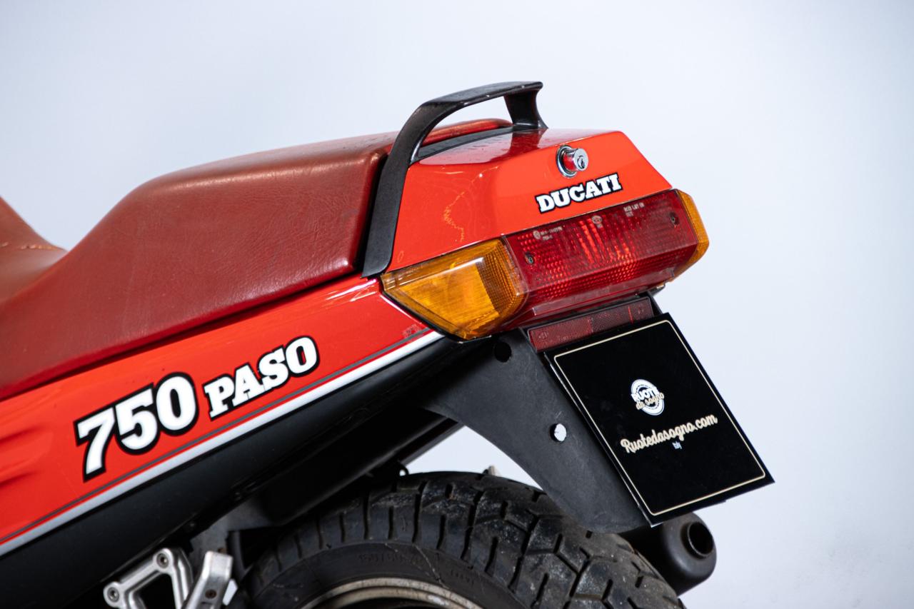 1988 Ducati PASO 750