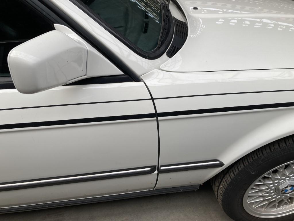 1987 BMW 325i  Cabrio