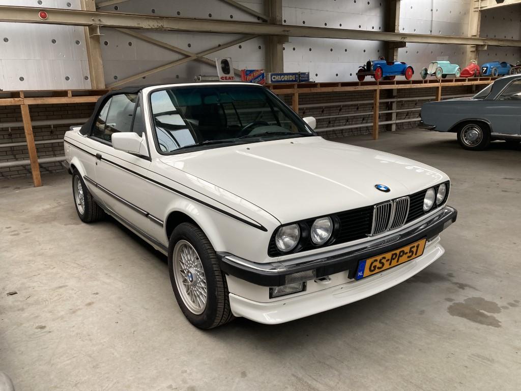1987 BMW 325i  Cabrio