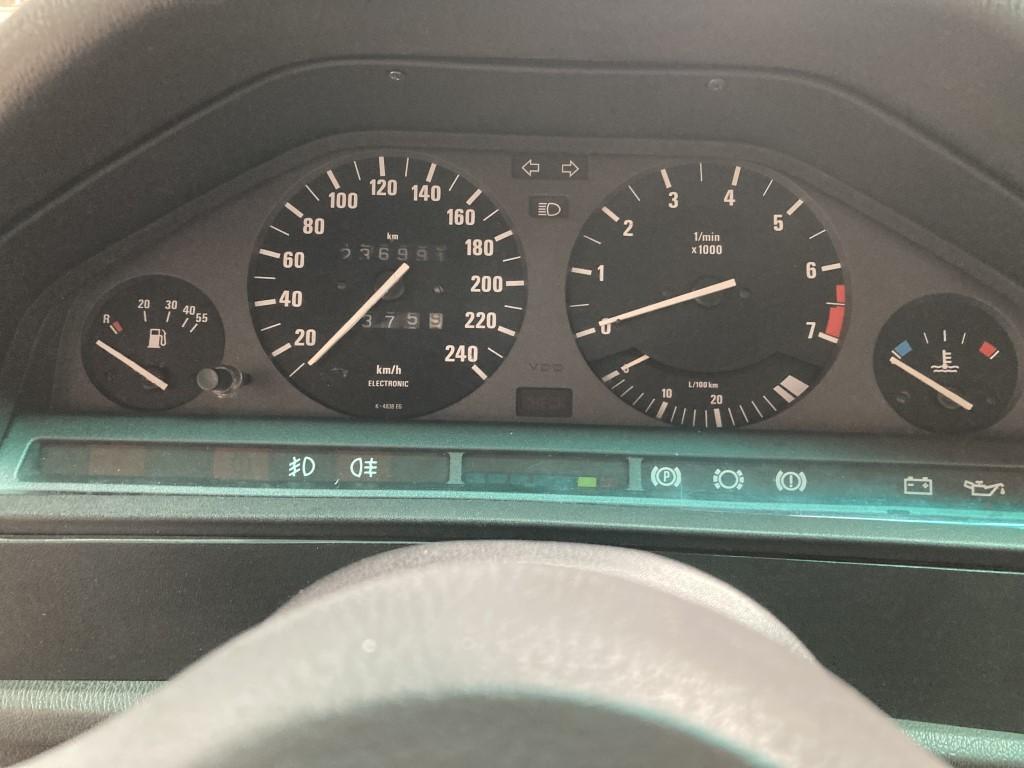 1987 BMW 325i  Cabrio