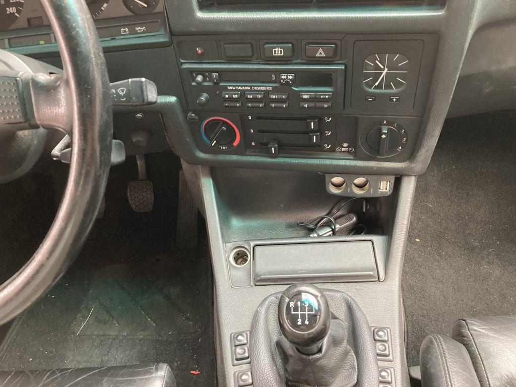 1987 BMW 325i  Cabrio