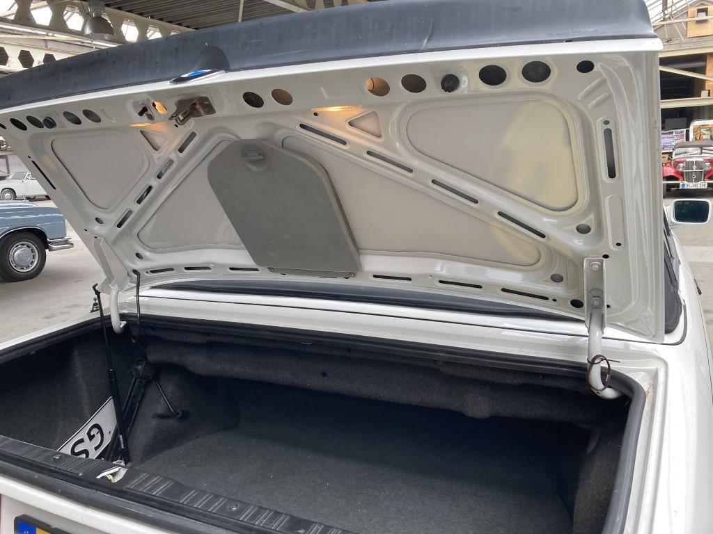 1987 BMW 325i  Cabrio