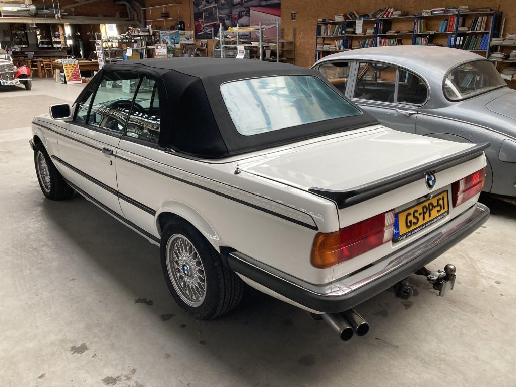 1987 BMW 325i  Cabrio