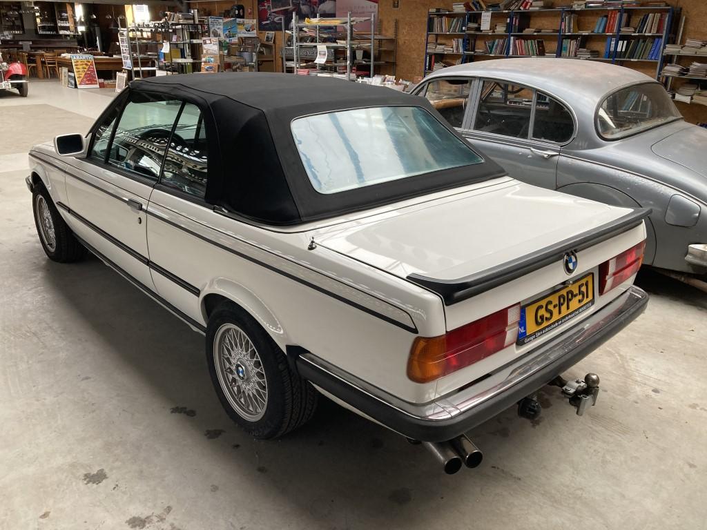 1987 BMW 325i  Cabrio