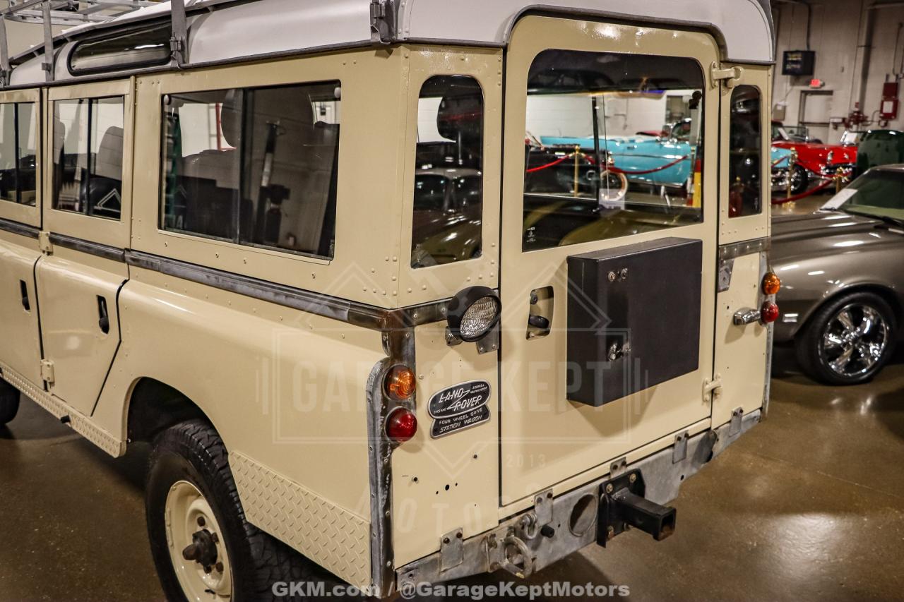 1974 Land Rover 109 Series III Wagon