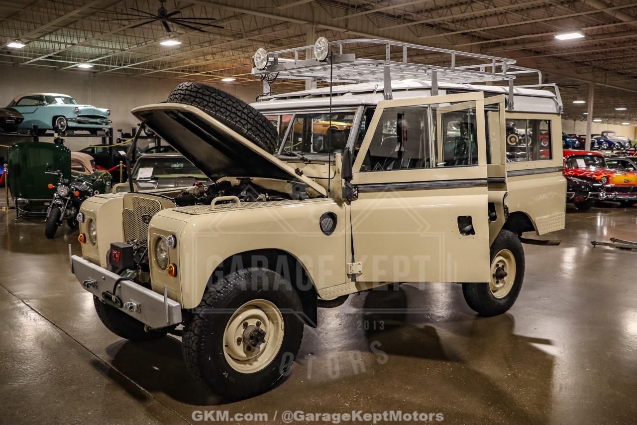 1974 Land Rover 109 Series III Wagon