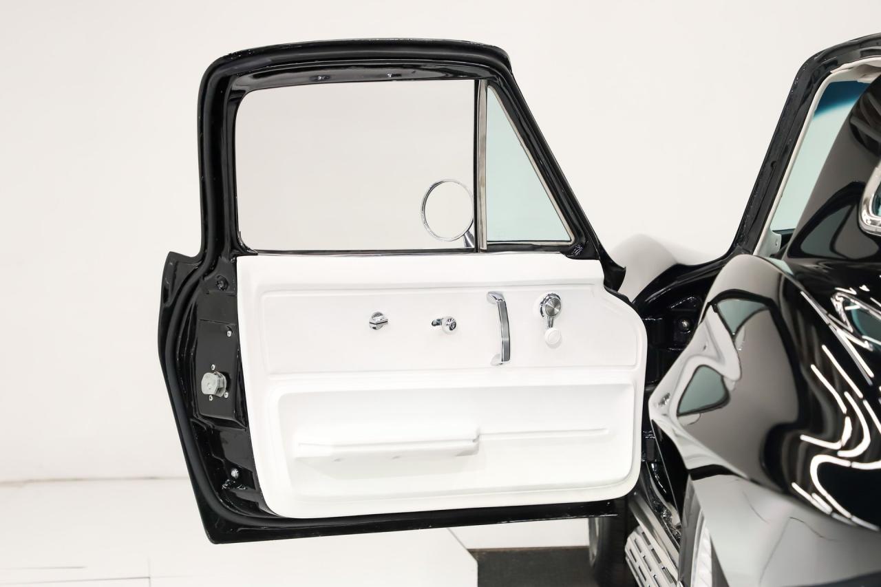 1967 Chevrolet Corvette Restomod