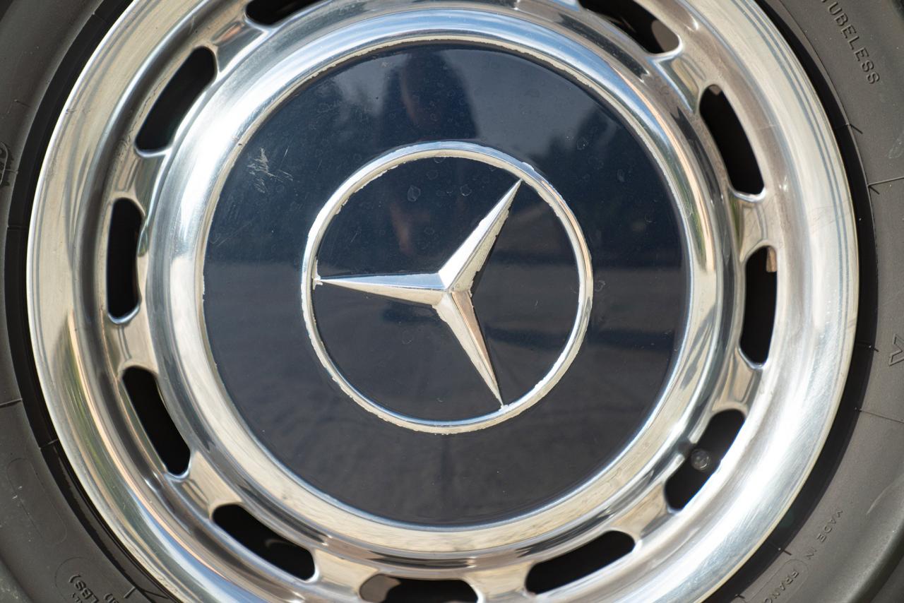 1969 Mercedes - Benz 280 SL