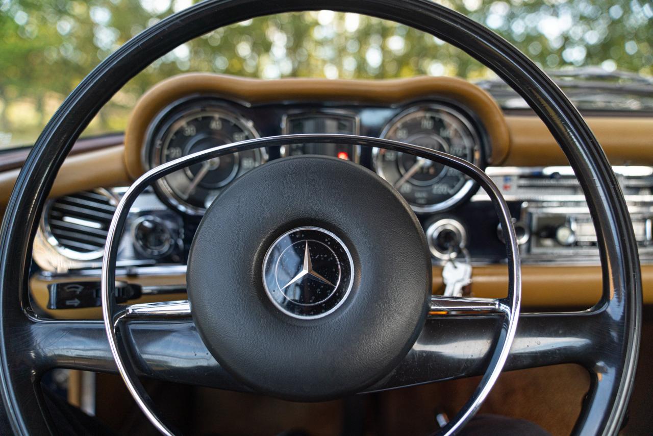 1969 Mercedes - Benz 280 SL