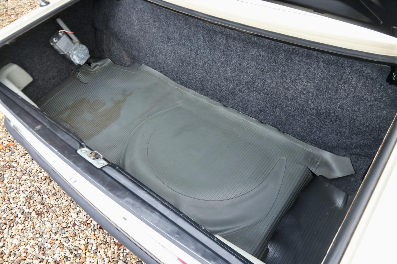 1976 Mercedes - Benz Mercedes Benz 280 SL &ldquo;First lacquer&rdquo;