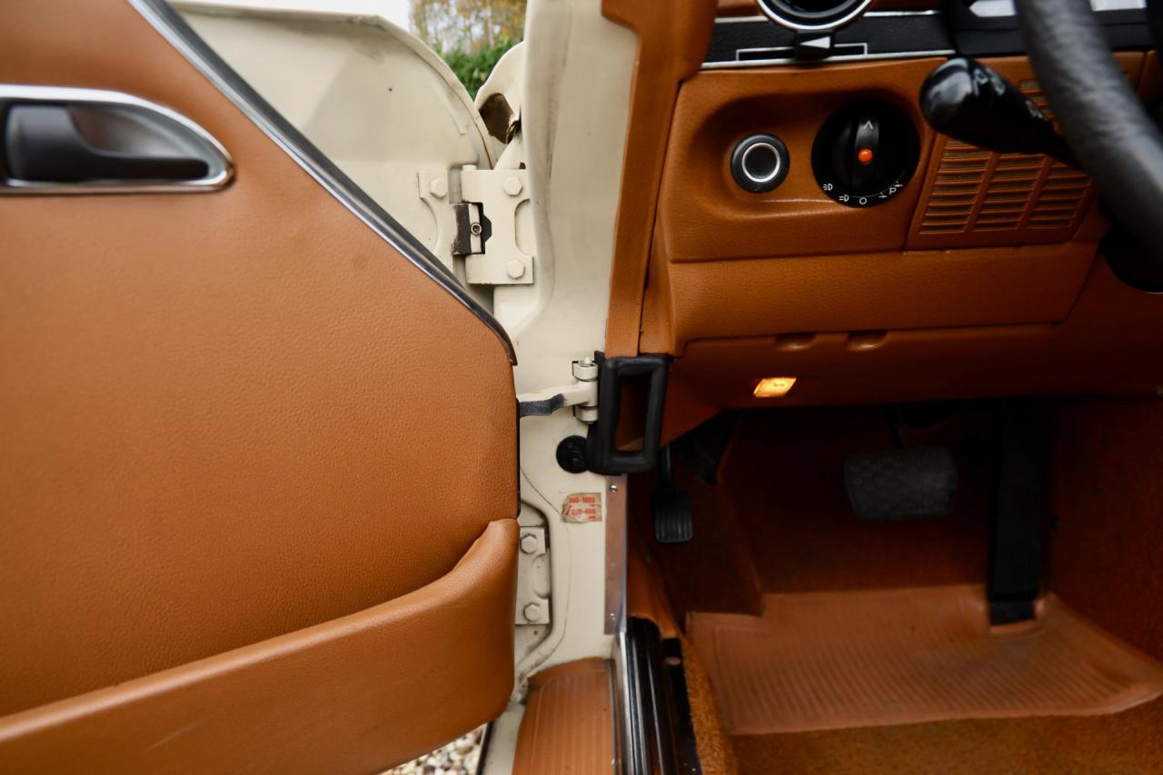 1976 Mercedes - Benz Mercedes Benz 280 SL &ldquo;First lacquer&rdquo;