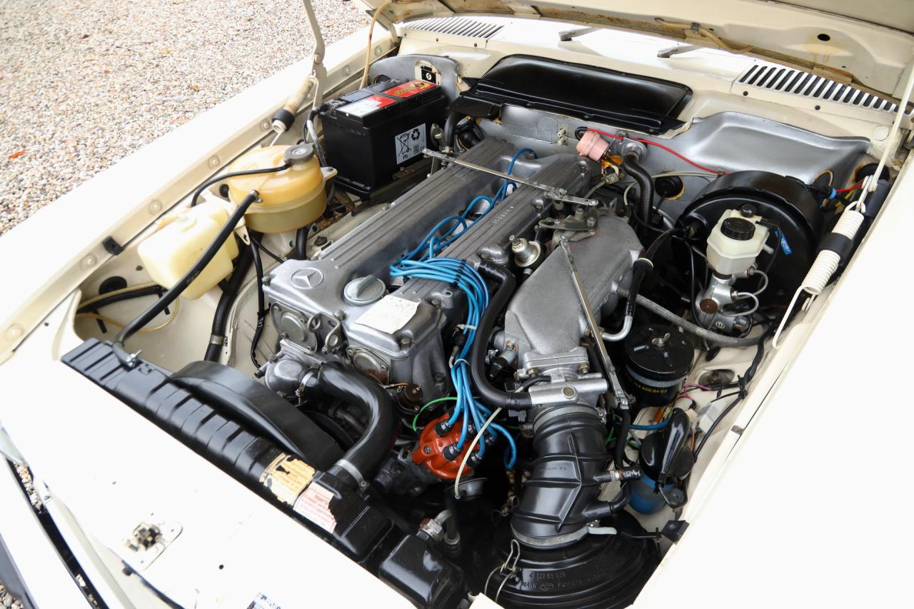 1976 Mercedes - Benz Mercedes Benz 280 SL &ldquo;First lacquer&rdquo;