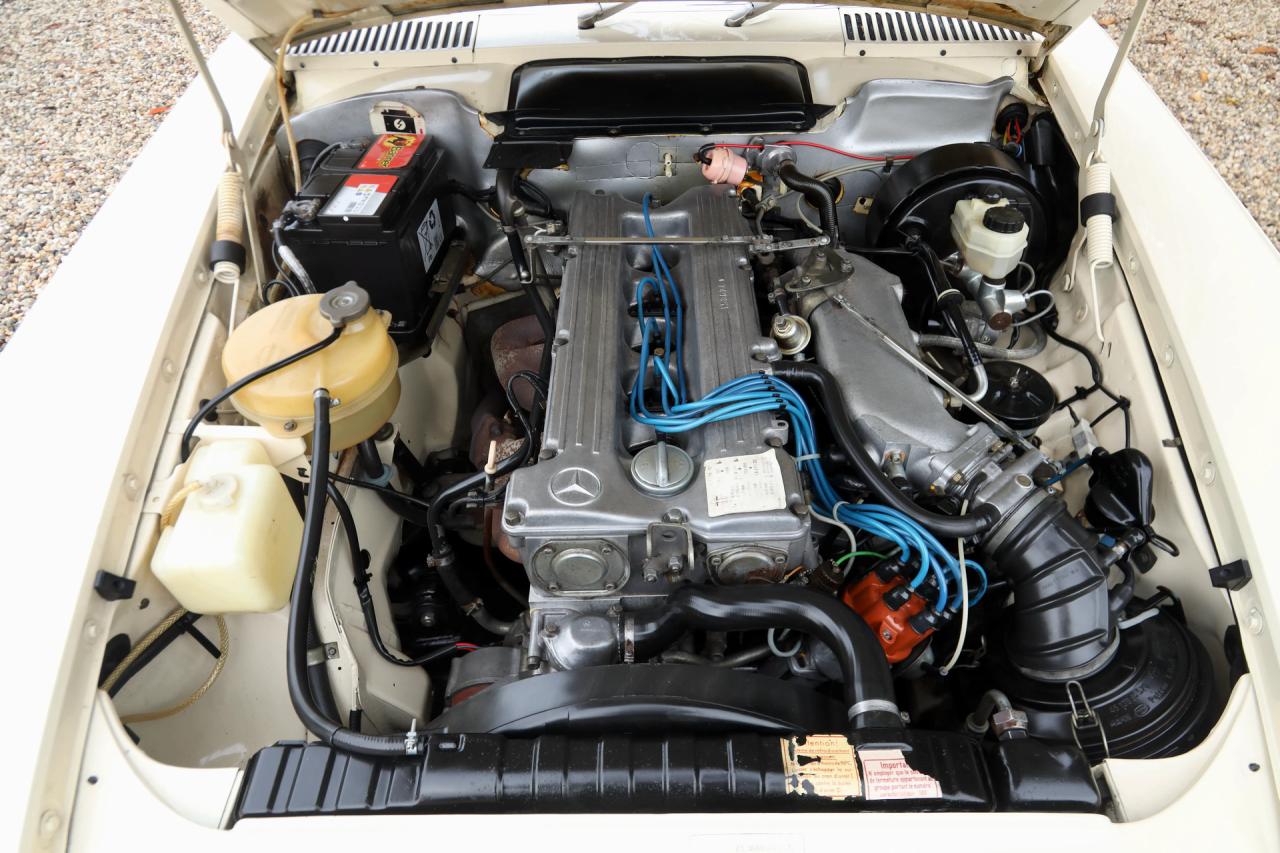 1976 Mercedes - Benz Mercedes Benz 280 SL &ldquo;First lacquer&rdquo;