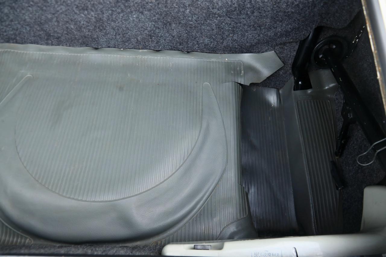 1976 Mercedes - Benz Mercedes Benz 280 SL &ldquo;First lacquer&rdquo;