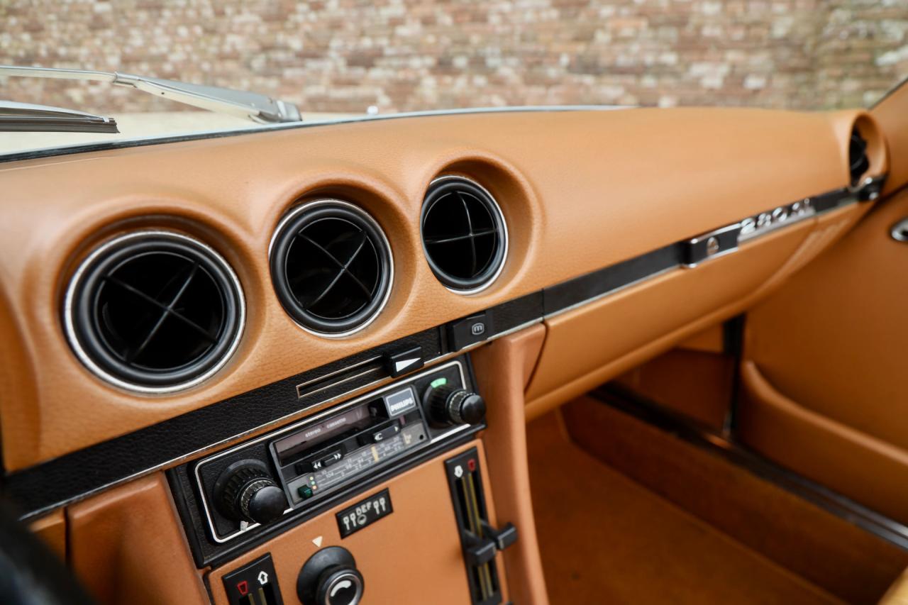 1976 Mercedes - Benz Mercedes Benz 280 SL &ldquo;First lacquer&rdquo;