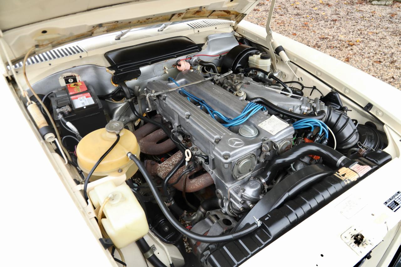 1976 Mercedes - Benz Mercedes Benz 280 SL &ldquo;First lacquer&rdquo;