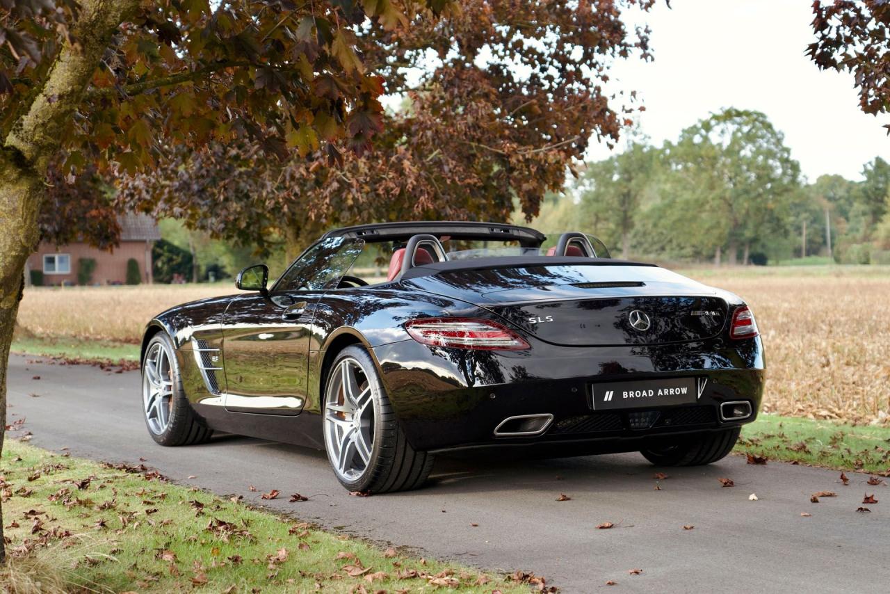 2012 Mercedes - Benz SLS AMG Roadster