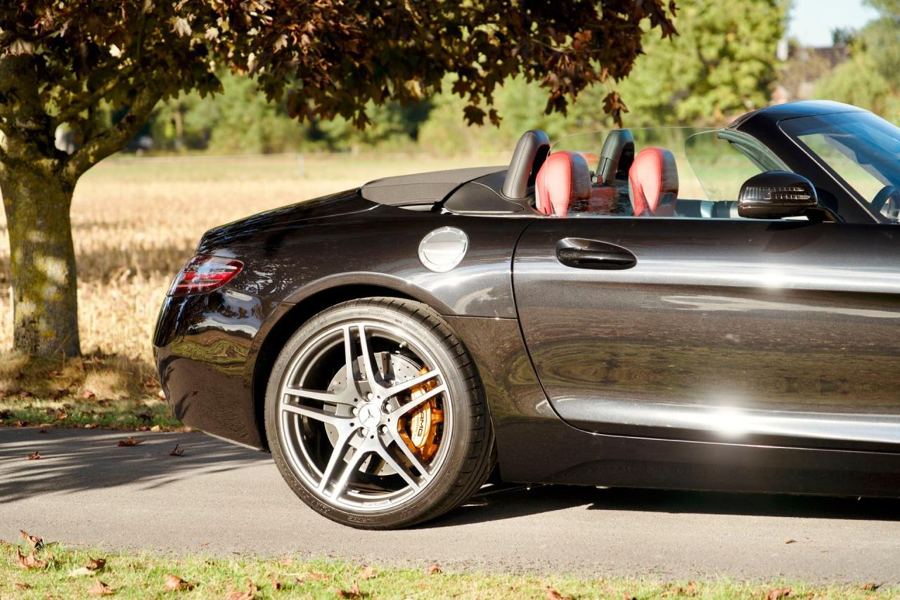 2012 Mercedes - Benz SLS AMG Roadster