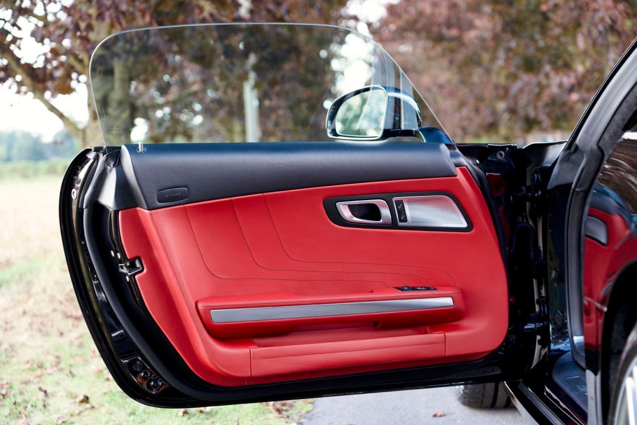 2012 Mercedes - Benz SLS AMG Roadster